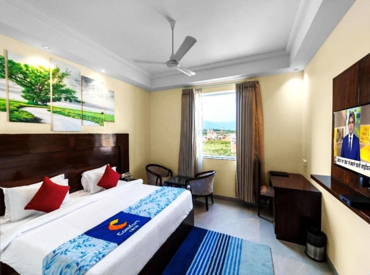 Comfort Inn Risikés Kültér fotó