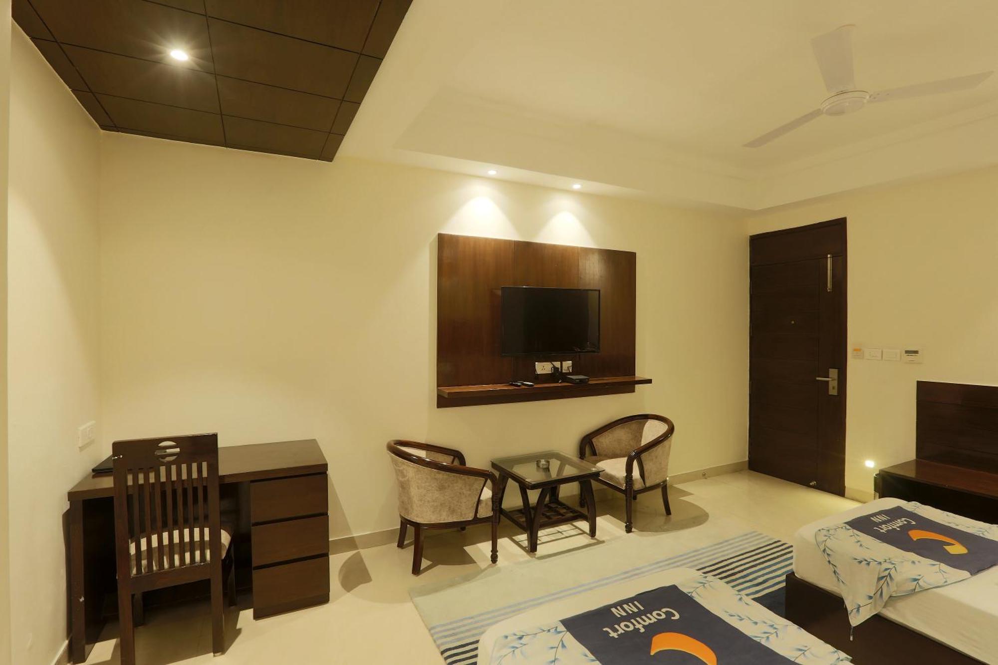 Comfort Inn Risikés Kültér fotó